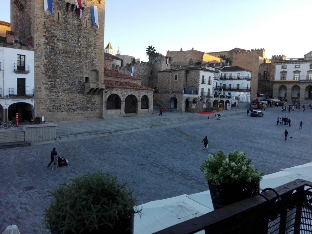 Apartamentos La Machacona Plaza Mayor Caces 外观 照片